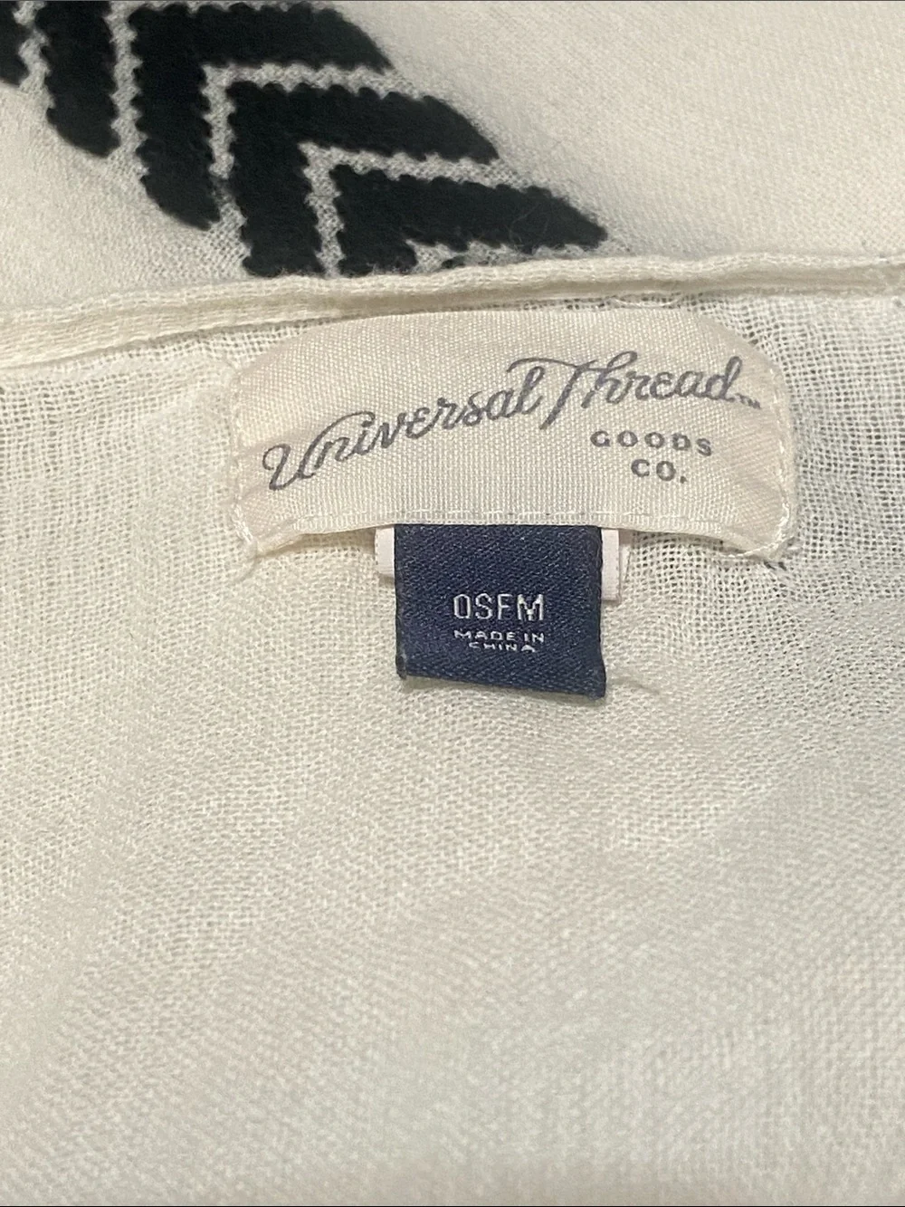 Universal Thread lightweight white